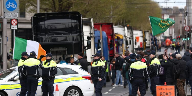 Police remove fuel protesters from Dublin center as disruption over soaring costs continues