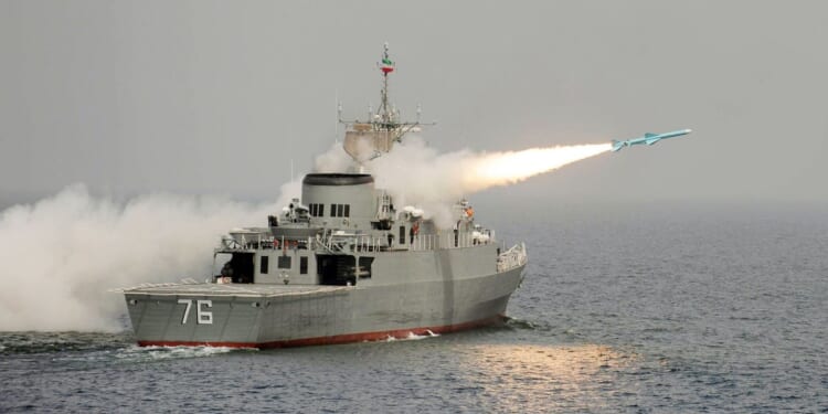 Trump warns China not to supply arms to Iran