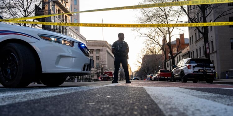 Triple shooting in D.C. kills one, injures 2