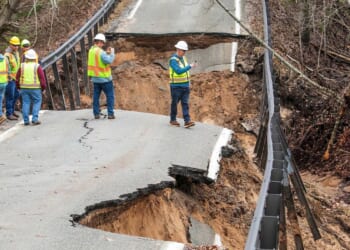 Severe storms continue to produce heavy rain, lightning and flooding across parts of U.S.