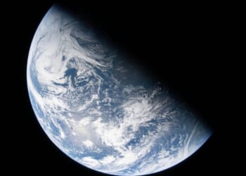 NASA, Voyager plan 2028 private astronaut mission to space station