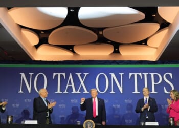 Trump touts no taxes on tips, overtime at Las Vegas roundtable