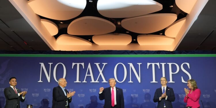 Trump touts no taxes on tips, overtime at Las Vegas roundtable
