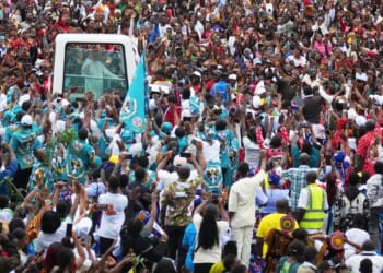 Pope urges young people to resist temptation of corruption in big Mass in Cameroon