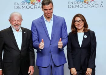 Progressive leaders rally in Barcelona to defend the traditional liberal order