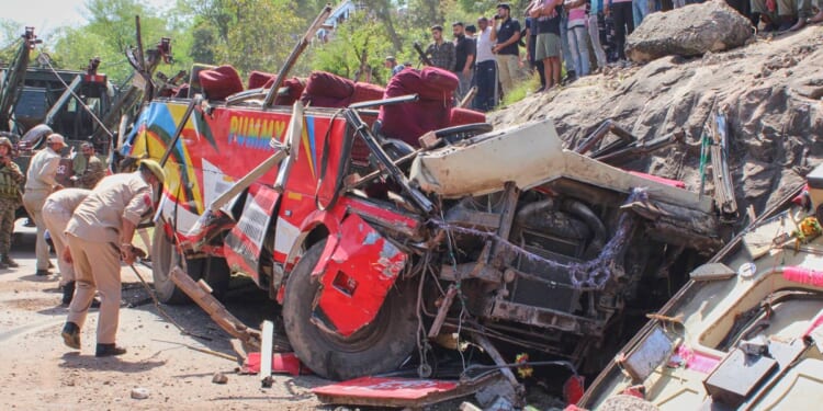 Bus accident in Indian-controlled Kashmir kills 21 people