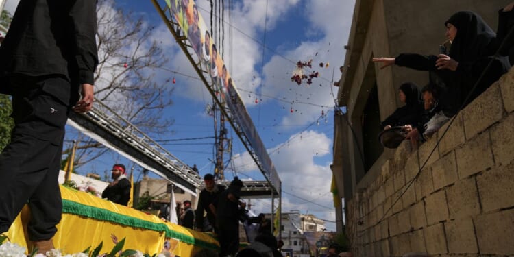 Trump extends ceasefire after request from Pakistan to let Iran draft a proposal