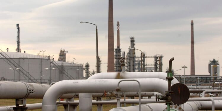 Hungary to lift ban on EU loan to Ukraine after Kyiv repairs oil pipeline from Russia