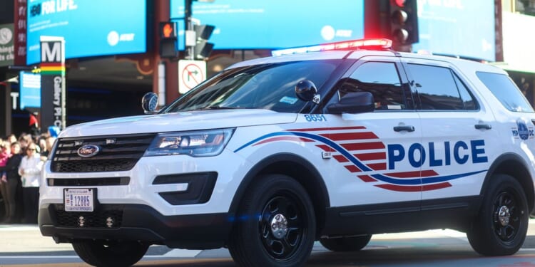 D.C. police declare four weekend juvenile curfew zones a day after mayor’s order reauthorizing them