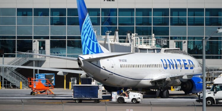 United flight from Dulles had to turn around due to possible fire in left engine