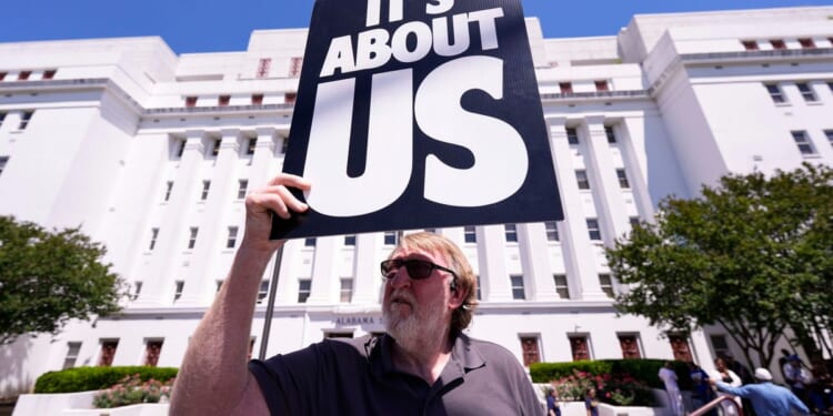 Redistricting is rampant ahead of the U.S. House midterm elections. What states are taking action?