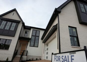 U.S. home sales flat in April as lackluster spring homebuying season lurches forward