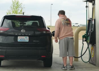 Travel plaza chain Buc-ee’s expanding to Arizona and Arkansas this year, four more states in 2027