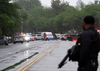 Suspect dead after opening fire near White House security checkpoint, Secret Service says