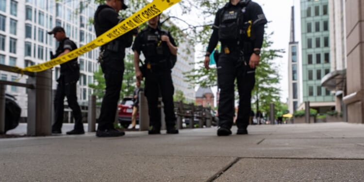 Bystander in serious condition after fatal shooting near White House checkpoint