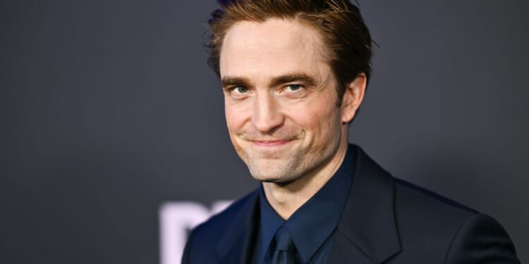 Robert Pattinson plays Chris Hansen in new A24 thriller ‘Primetime’