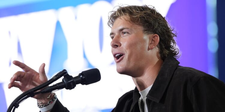 Giants QB Jaxson Dart addresses teammates over Trump introduction