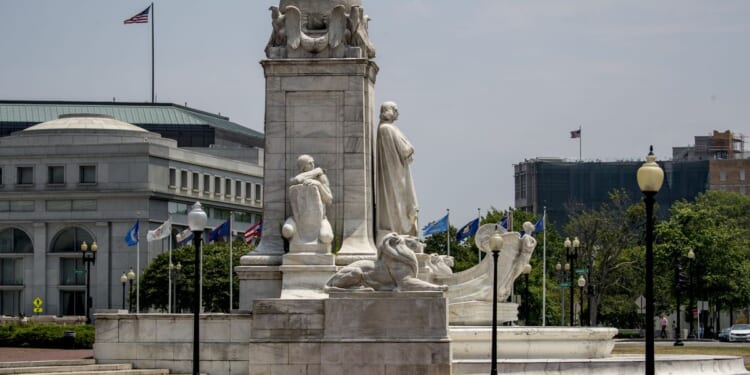 Columbus Fountain springs to life by Union Station