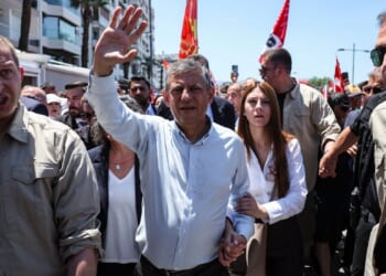 Tens of thousands march in support of Turkey’s deposed opposition leader