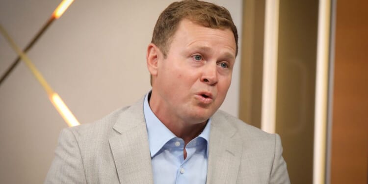 Wave of voter discontent carries Republican Spencer Pratt into striking distance of L.A. Mayor Bass