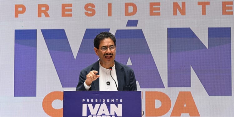 Ivan Cepeda speaks at a campaign event