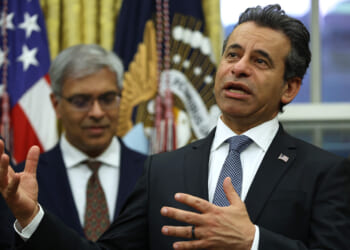 Makary Plans to Resign as FDA Commissioner