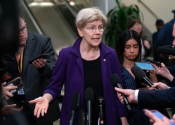 Sen. Elizabeth Warren's Factually Vacant 'Rich Pay 8%"Tax Claim – PJ Media