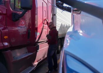 Border Patrol operation nabs three dozen illegal immigrants driving semitrucks in Arizona