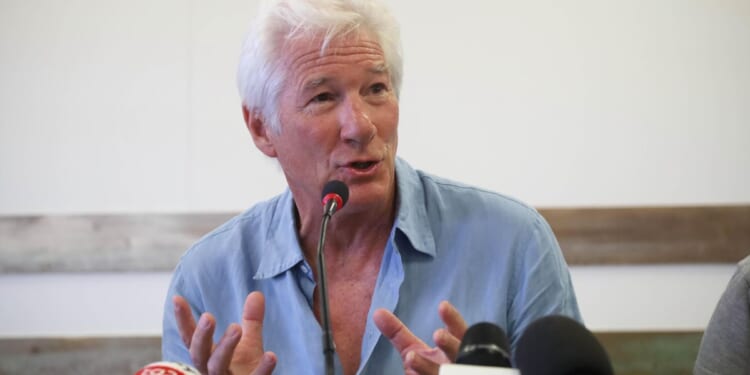 Richard Gere calls Trump a ‘maniac’ at Oslo human rights forum