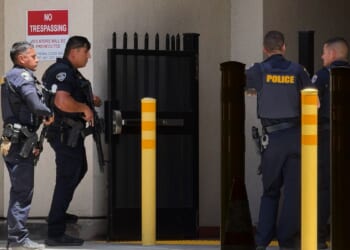 Police say man barricaded himself inside bank with others in California city of Bakersfield