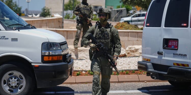 Arab attacker opens fire in central Israel, killing 1 and wounding 5