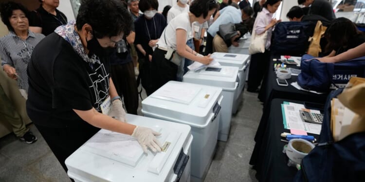 Korea’s out-of-power conservatives rage, rally over weekend ballot shortage fiasco