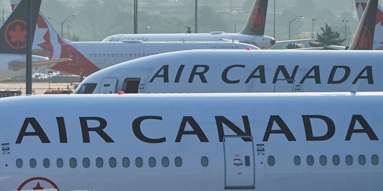 Air Canada pilot charged after allegedly flying without a proper license between 2009 and 2025