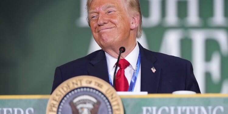 Trump administration warns more than 500 hospitals to provide more price information or face fines