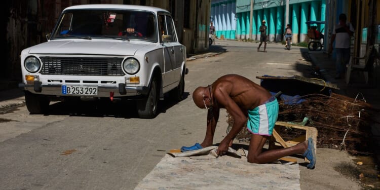 Brazilian police rescue 108 Cuban migrants at the northern border and arrest 5 alleged smugglers