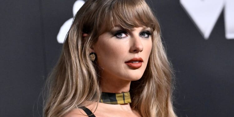 Taylor Swift, Randy Newman duet steals ‘Toy Story 5’ world premiere