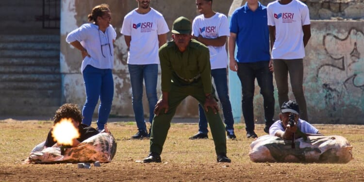 What the U.S. would face in a military operation against Cuba