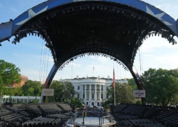 Thunderstorms threaten to upstage White House UFC event