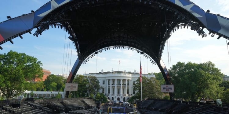 Thunderstorms threaten to upstage White House UFC event