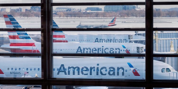 Lightning strikes plane flying from London to Charlotte, pilot makes emergency landing