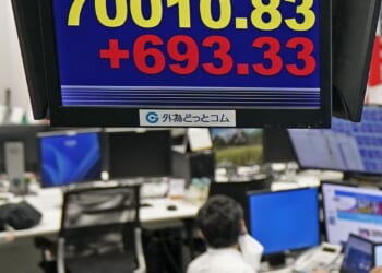 Oil drops below $80 per barrel, while tech stocks weigh on a mixed Wall Street