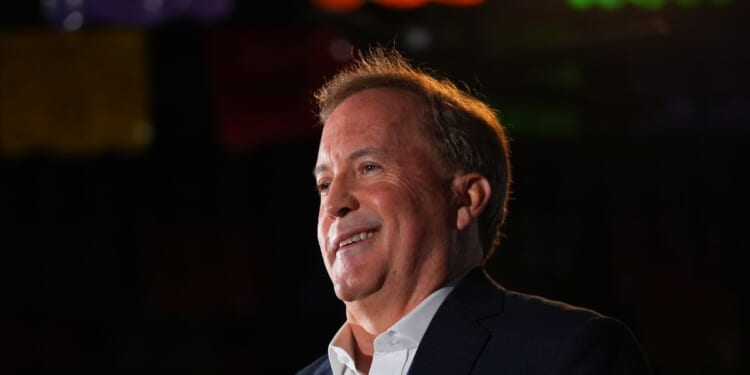 GOP picks Dallas for midterm convention, says Paxton