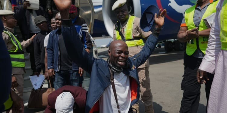 Nigerian migrants returning from South Africa face the same economic issues they left behind