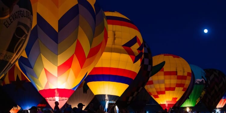 Hot air balloon’s rough landing in Nevada leaves people injured