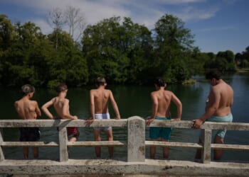 France restricts public alcohol consumption and outdoor sports as heat wave bakes parts of Europe