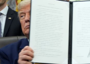 Trump orders government to build powerful quantum computer