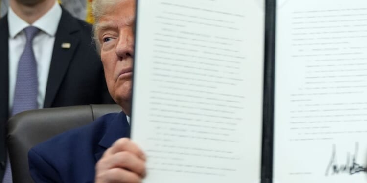 Trump orders government to build powerful quantum computer