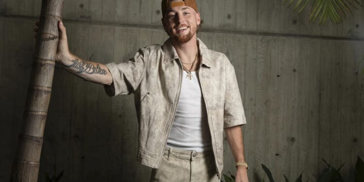 Country singer Bailey Zimmerman faces felony charge after allegedly trashing New Mexico hotel room