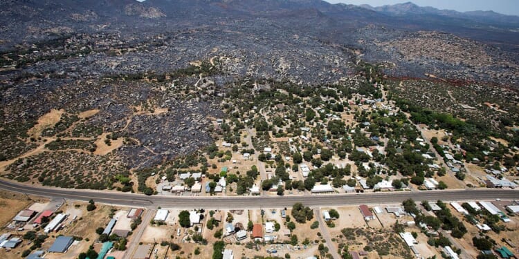 Echoes of deadly Arizona wildfire with 3 firefighters killed in Colorado-Utah blaze