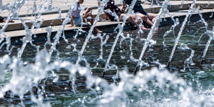 Forecasters cite ‘dangerous’ conditions as heat scorches Midwest while on its way to the East